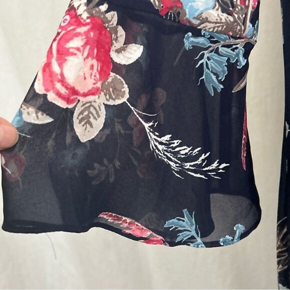 NWT Chaps Dress Women’s Size 10 Navy Chiffon Floral Bell Sleeve Vneck - Picture 5 of 11